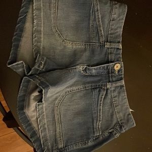 UNIONBAY jean shorts. Size 5.